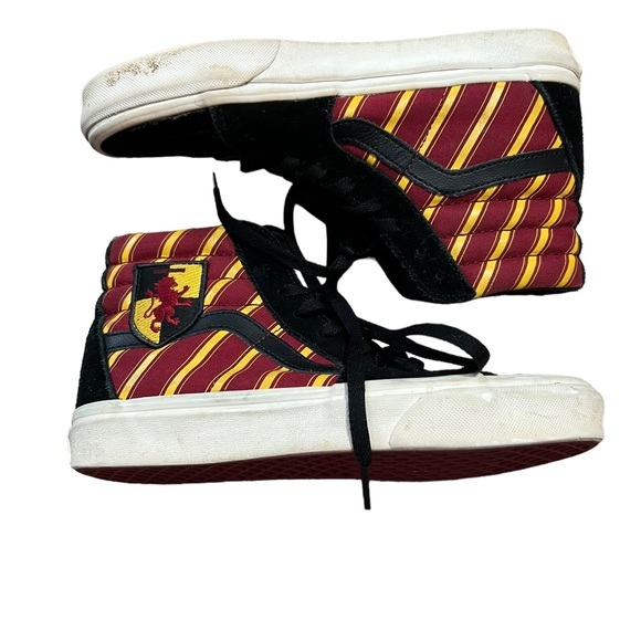 Limited Edition Harry Potter Vans Black Yellow & Red Gryffindor Womens Size 7.5 - Picture 1 of 7